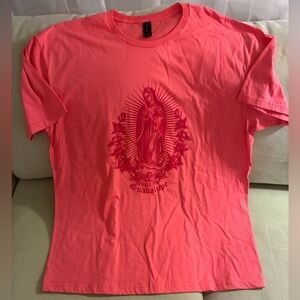 Unisex Y2K Gildan Virgin De Guadalupe Graphic T-Shirt Pink  XL